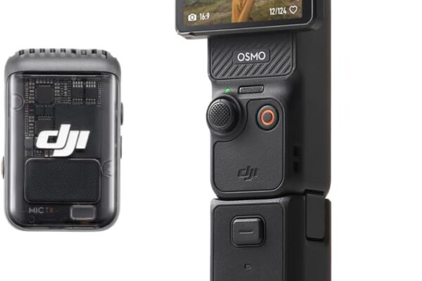 DJI Osmo Pocket 3 Creator Combo, Vlogging Camera